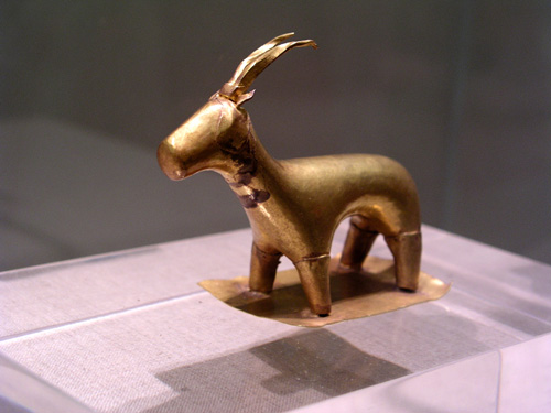 039-072804-41-gold ibex, 3.5inches - only gold found in Akrotiri 