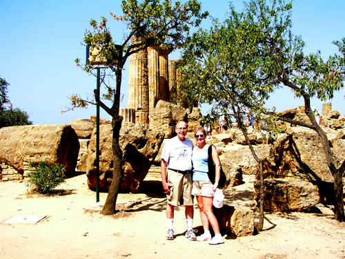 014-072504-22-Mike and Carol, Agrigento