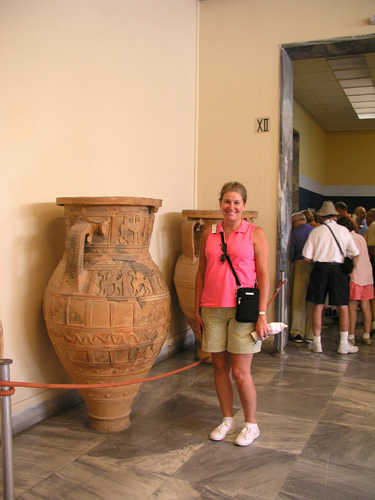 048-072904-28-Carol with large pot from Knossos, Archeological Museum of Herakleion