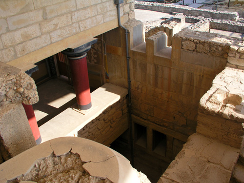 050-072904-36-Inner stairwell-courtyard, Palace of Knossos, Crete